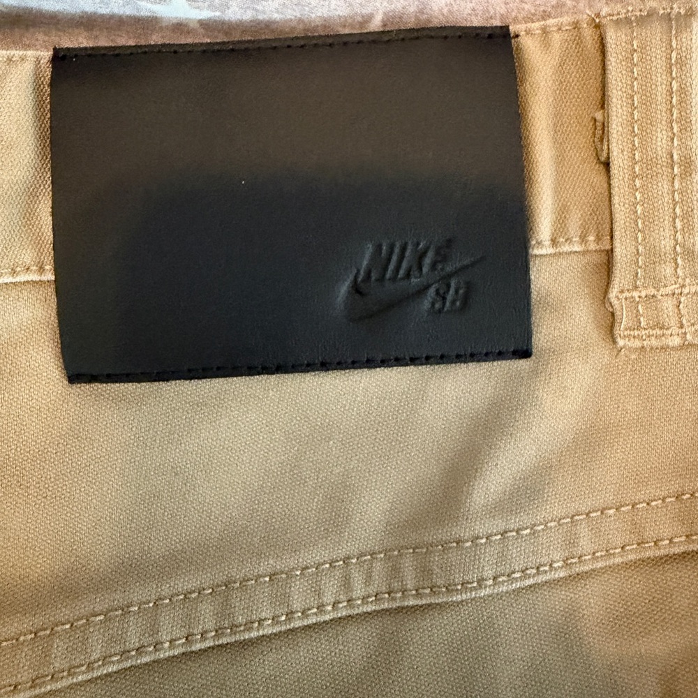 Nike SB cutoff shorts - size 36 - khaki - Picture 11 of 13